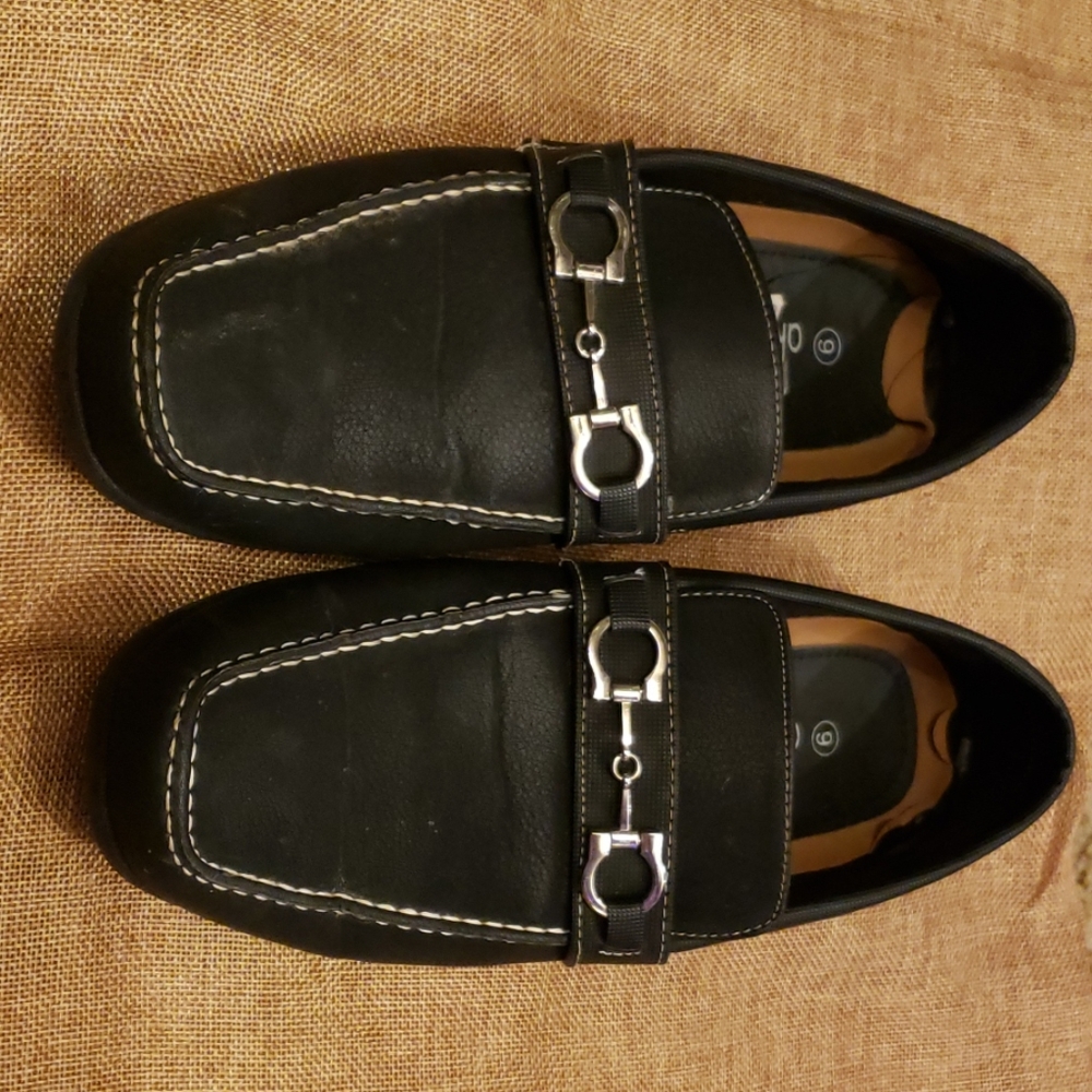 Men's dress shoes
